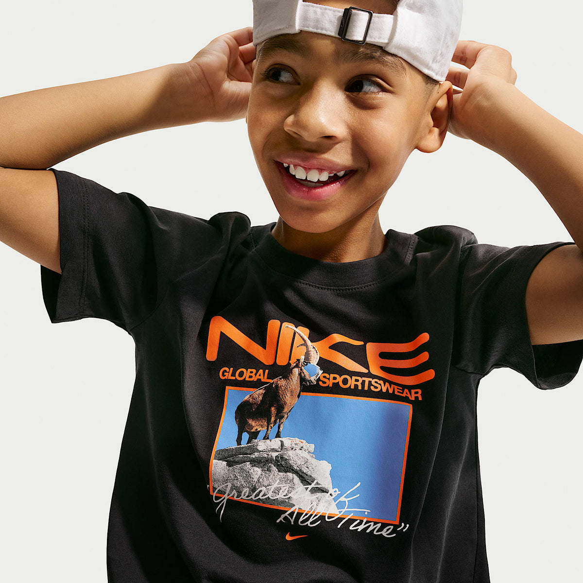 Playera para niños talla grande Nike Sportswear – Negro – vista 3