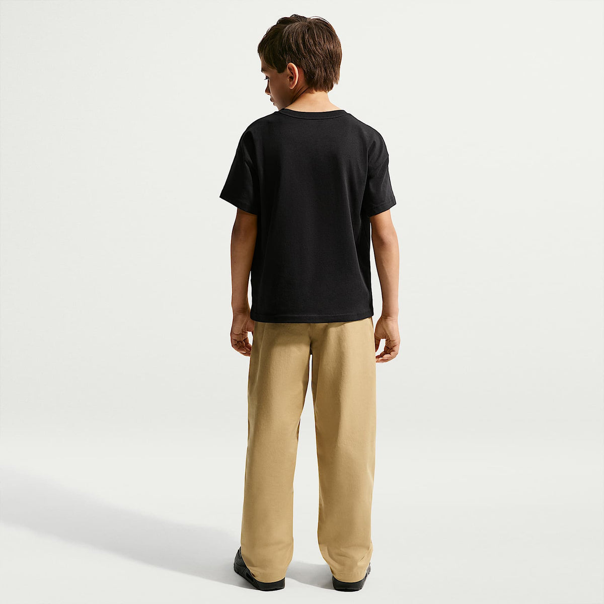 Playera para niños talla grande Nike Sportswear – Negro – vista 5