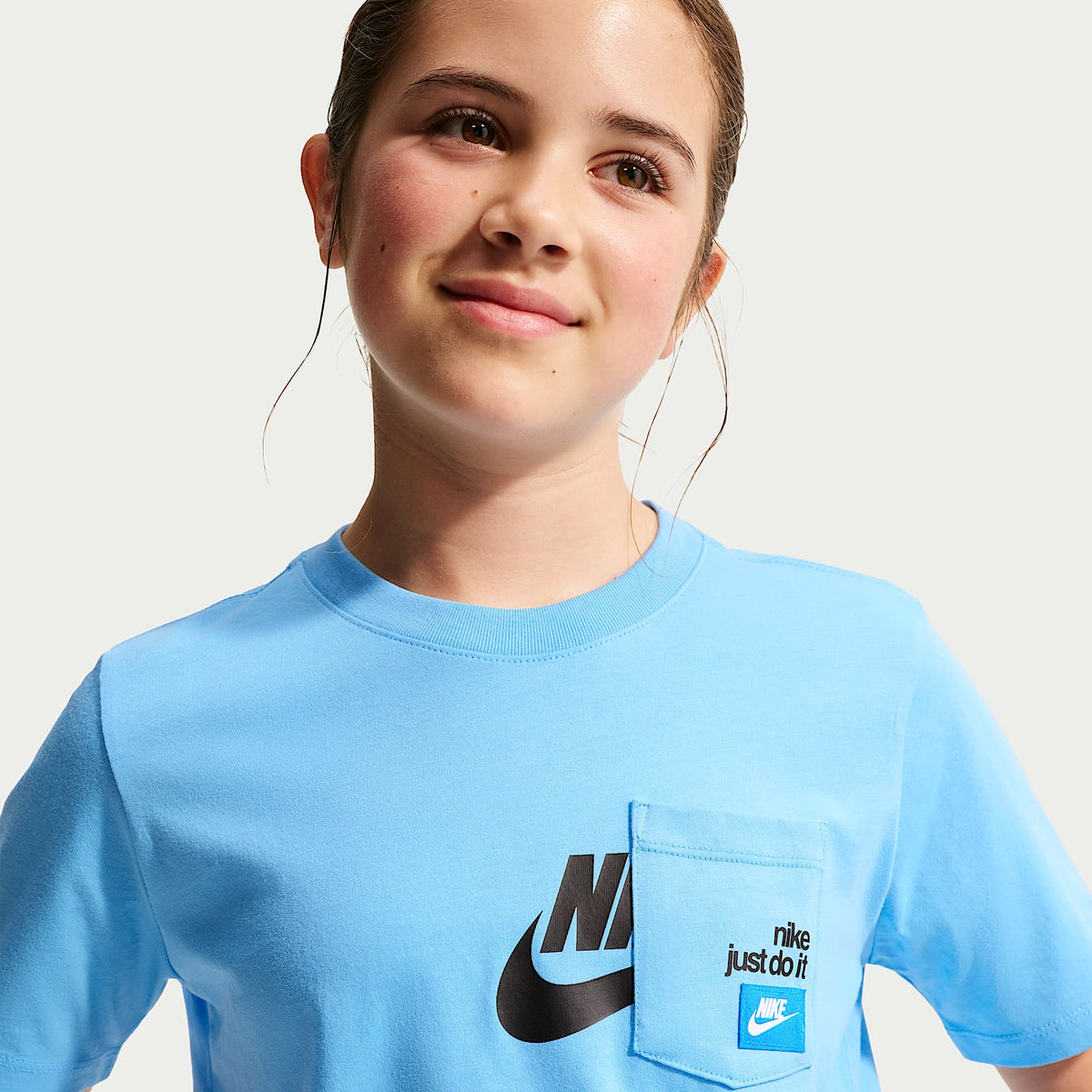 Playera para niños talla grande Nike Sportswear – Azul fútbol – vista 3