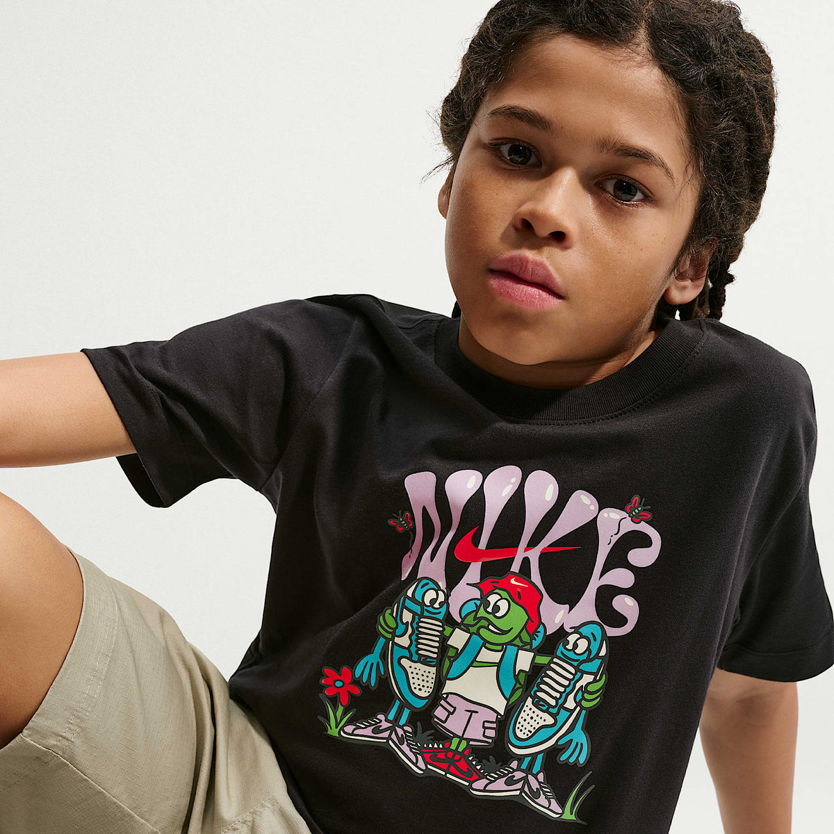 Playera para niños talla grande Nike Sportswear – Negro – vista 3