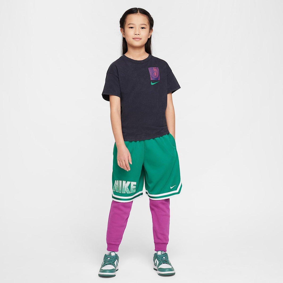 Playera para niños talla grande Nike Sportswear – Negro – vista 6