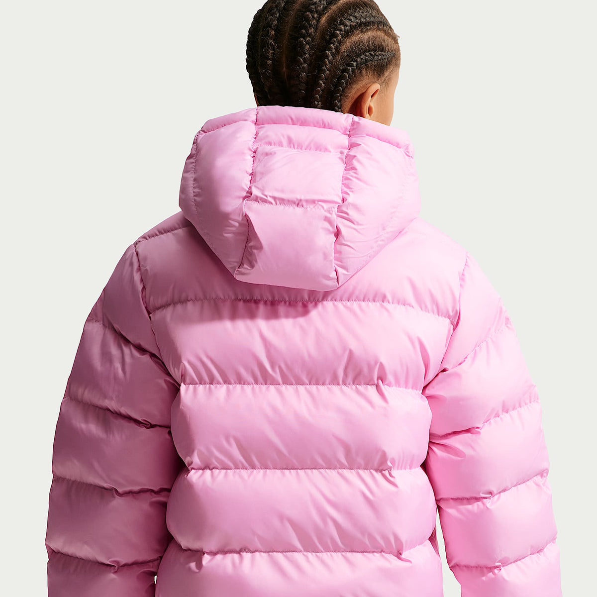 Chamarra acolchada Therma-FIT holgada para niños talla grande Nike Sportswear All Day Play – Rosa amanecer/Blanco – vista 5
