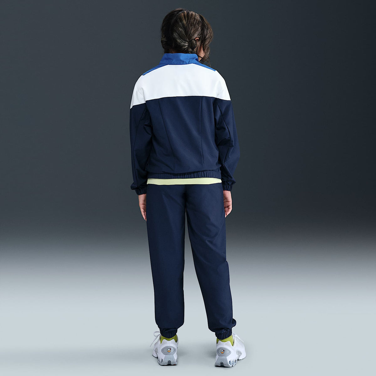 Conjunto deportivo de tejido Woven para niño talla grande Nike Sportswear – Azul marino medianoche/Royal juego/Blanco/Blanco – vista 7