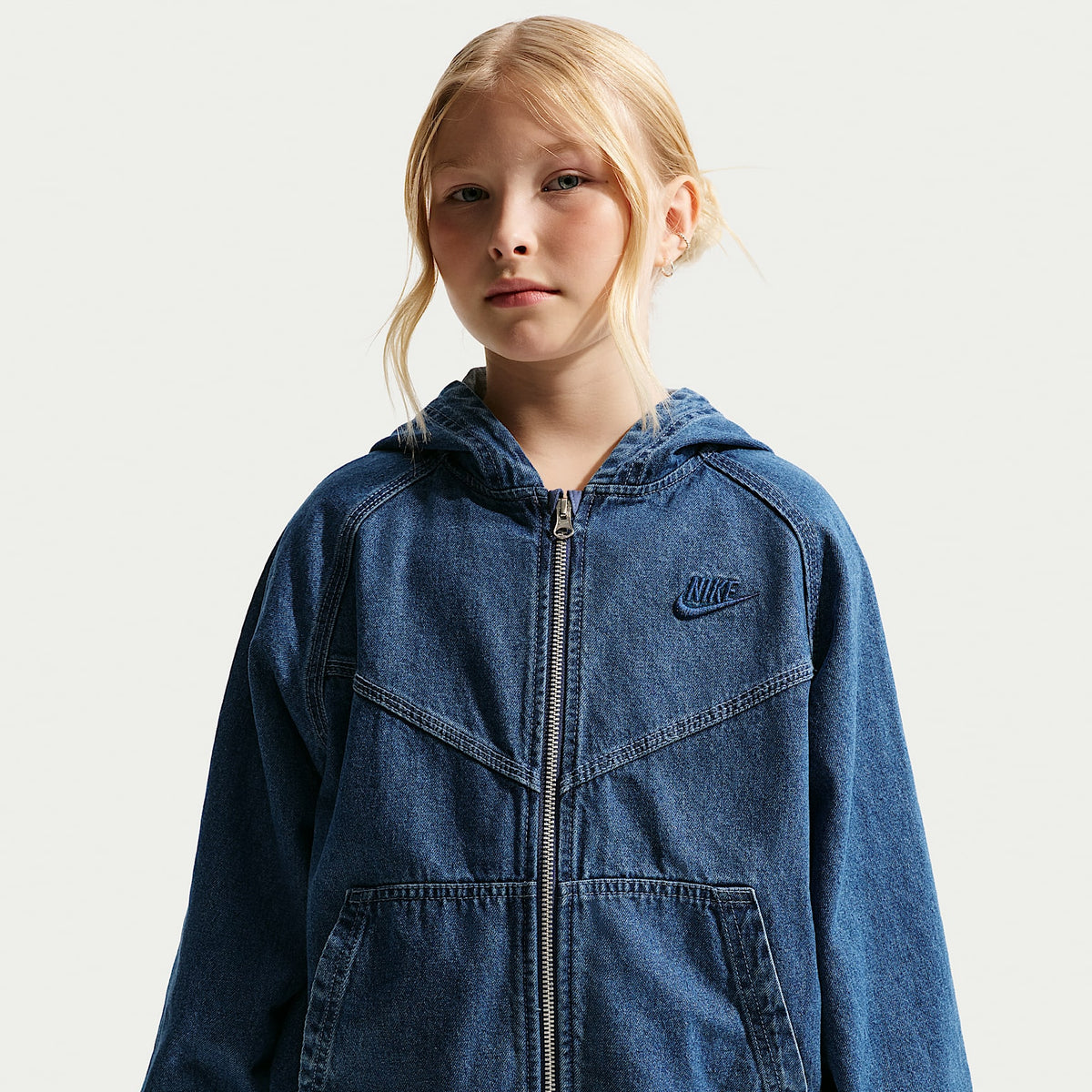 Chamarra de denim con gorro de cierre completo para niños talla grande Nike Sportswear Collection – Azul marino místico/Azul marino místico/Tormenta del Egeo/Azul de la costa – vista 2