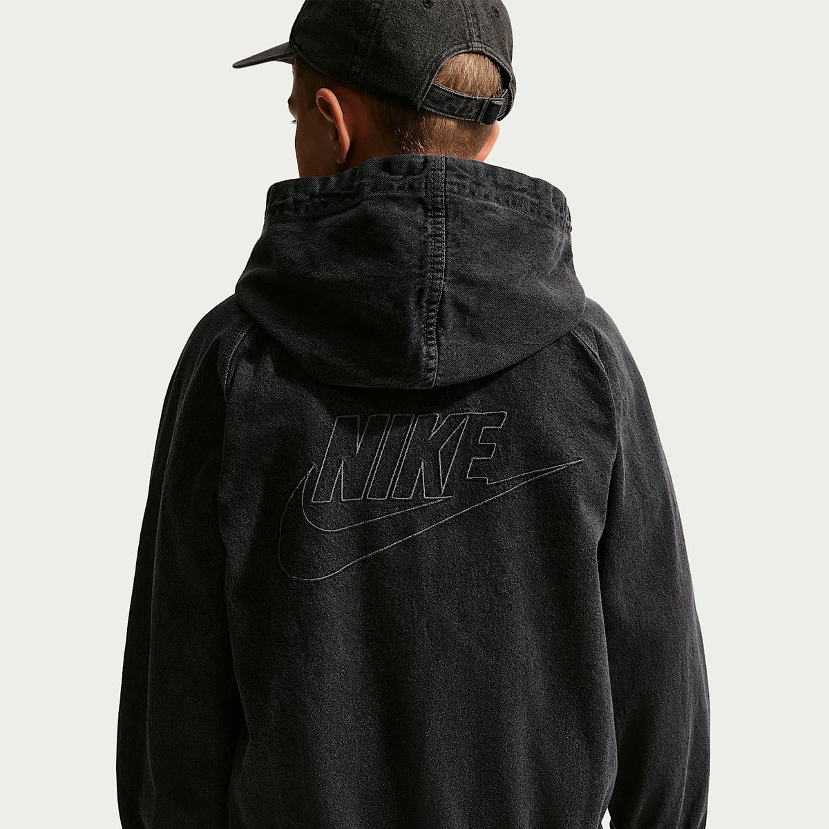 Chamarra de denim con gorro de cierre completo para niños talla grande Nike Sportswear Collection – Negro/Antracita/Antracita/Antracita – vista 5