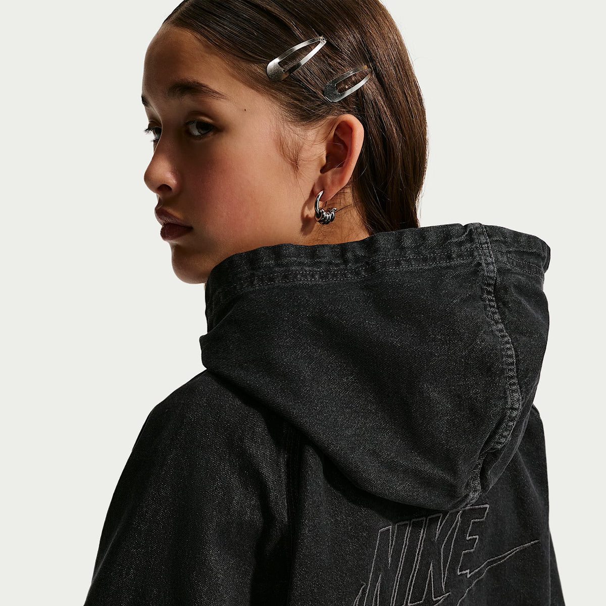 Chamarra de denim con gorro de cierre completo para niños talla grande Nike Sportswear Collection – Negro/Antracita/Antracita/Antracita – vista 4