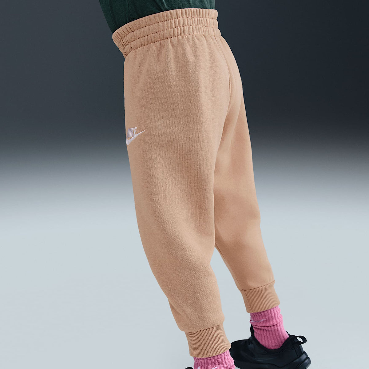 Conjunto de dos piezas Club con cierre completo para bebé (12 a 24 meses) Nike – Cáñamo – vista 4