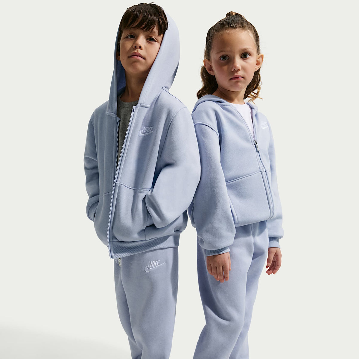 Conjunto de 2 piezas Club de cierre completo para niños talla pequeña Nike – Gris – vista 1