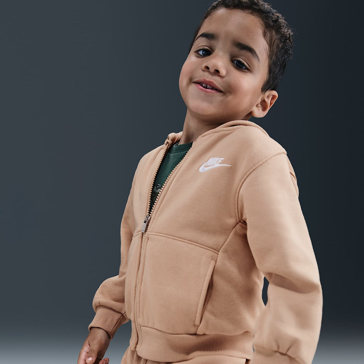 Conjunto de dos piezas Club con cierre completo para bebé (12 a 24 meses) Nike – Cáñamo – vista 7