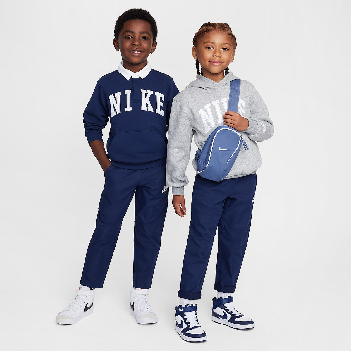 Pants de tejido Woven Dri-FIT para niños talla pequeña Nike – Azul marino medianoche – vista 7
