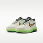 LeBron Witness 9 – Mar de cristal/Lima líquida claro/Sombrío apagado/Oro metalizado – vista 5