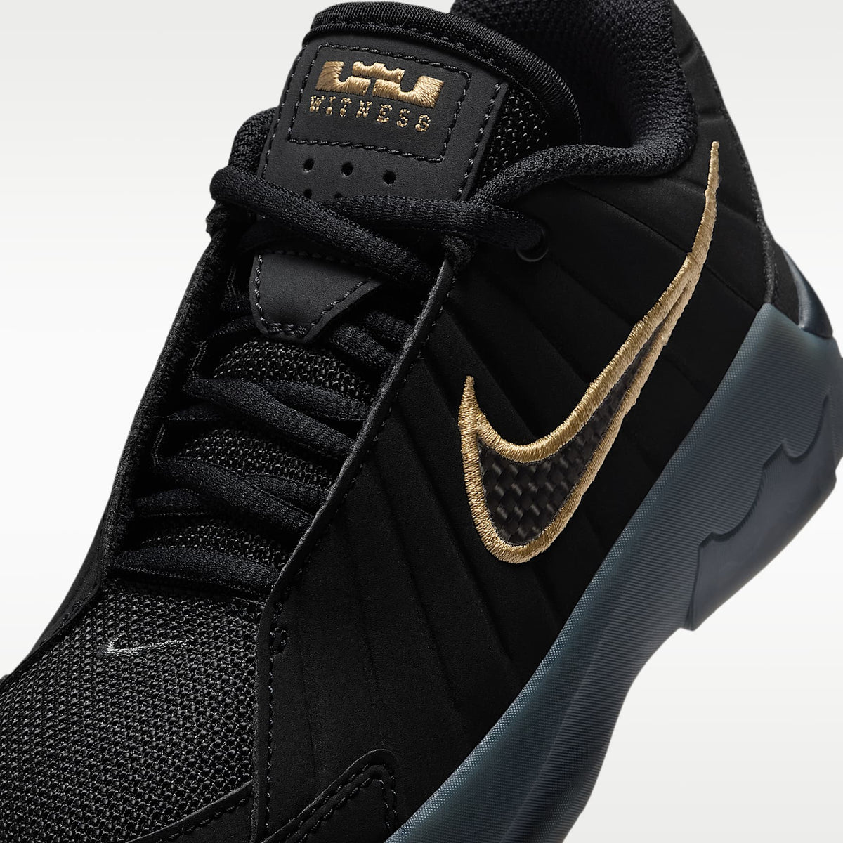 LeBron Witness 9 – Negro/Gris hierro/Gris humo oscuro/Negro – vista 7