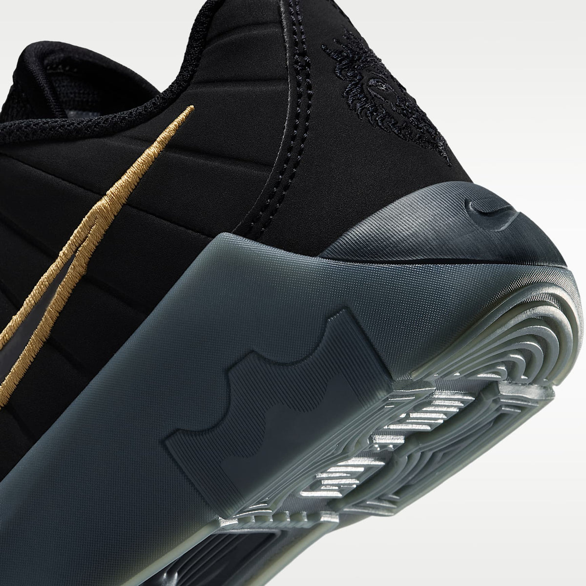 LeBron Witness 9 – Negro/Gris hierro/Gris humo oscuro/Negro – vista 8