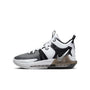 LeBron Witness 7 – Blanco/Negro/Negro/Plata metalizado – vista 1