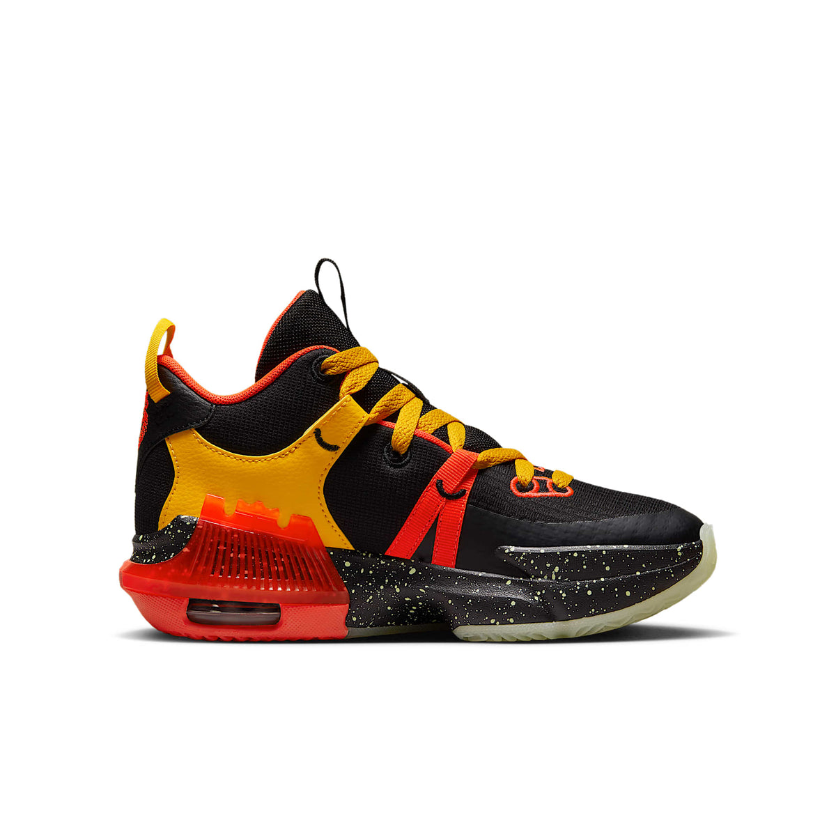 LeBron Witness 7 – Negro/Carmesí brillante/Oro universitario/Voltio ligero – vista 3