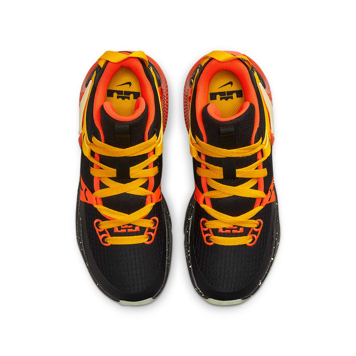 LeBron Witness 7 – Negro/Carmesí brillante/Oro universitario/Voltio ligero – vista 4