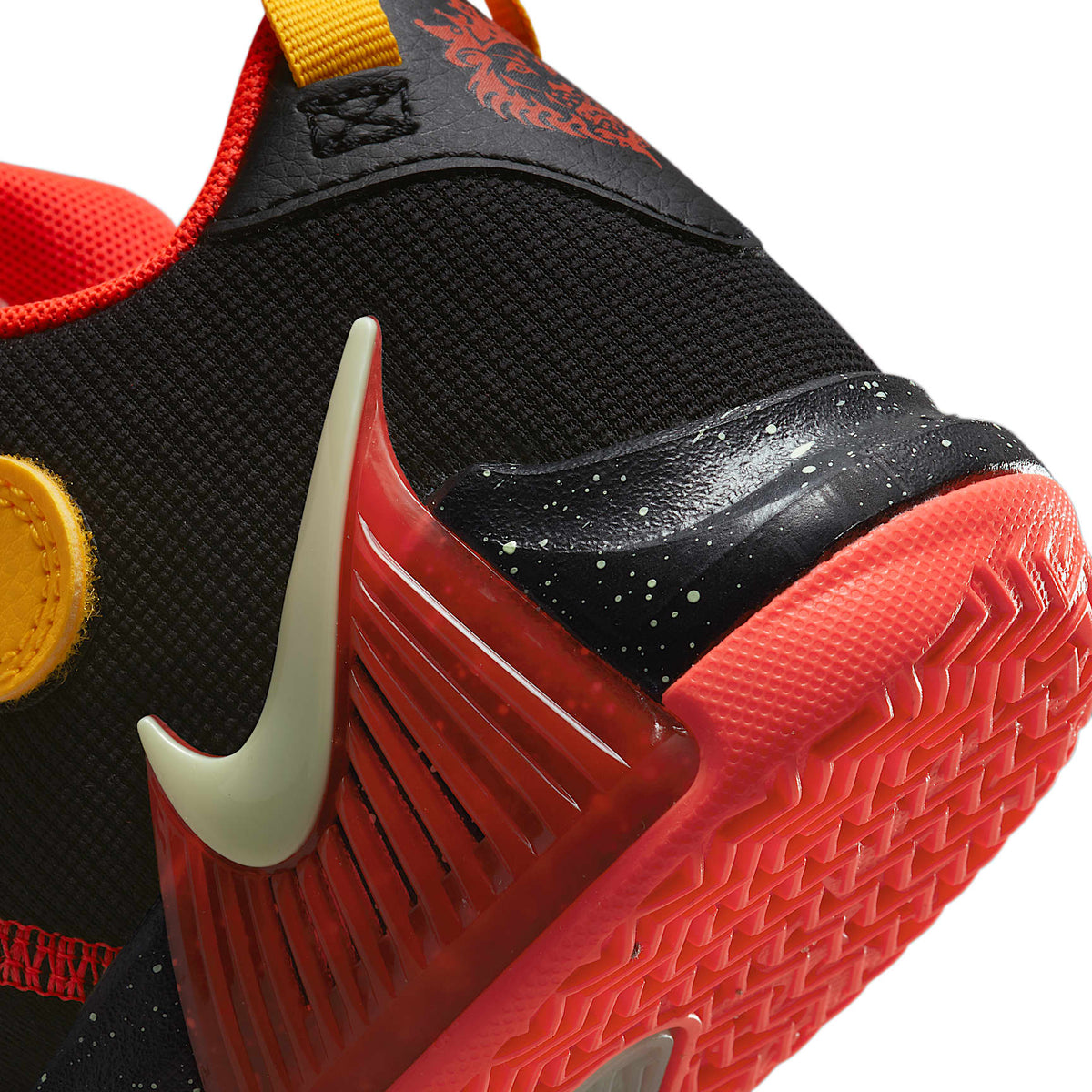 LeBron Witness 7 – Negro/Carmesí brillante/Oro universitario/Voltio ligero – vista 8