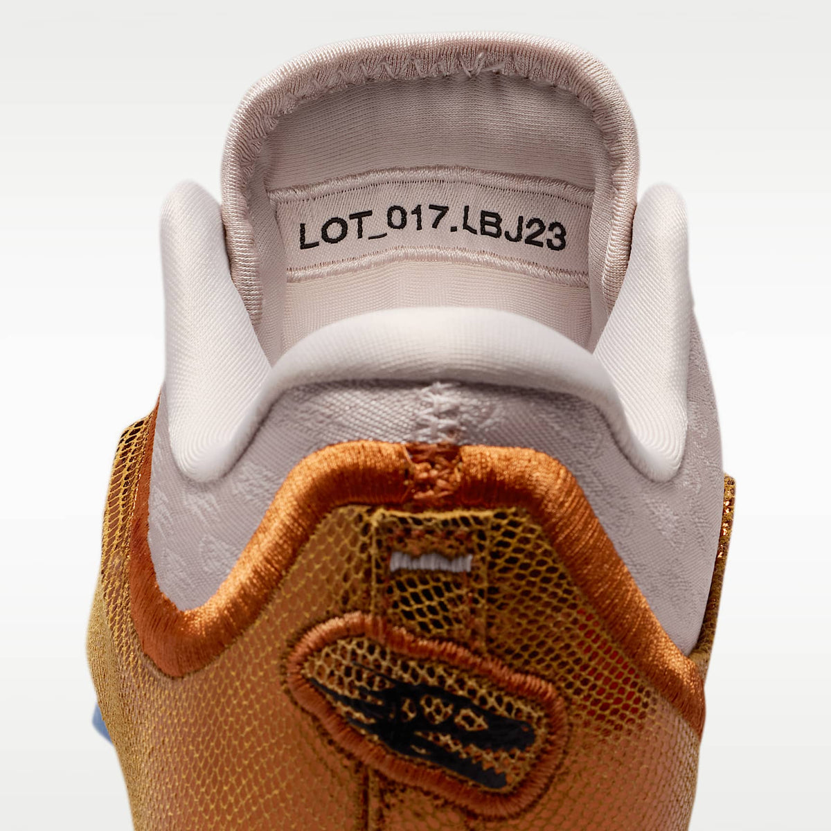 LeBron XXIII "LeBronto" – Rojo sedimento/Negro/Cobre metálico – vista 9