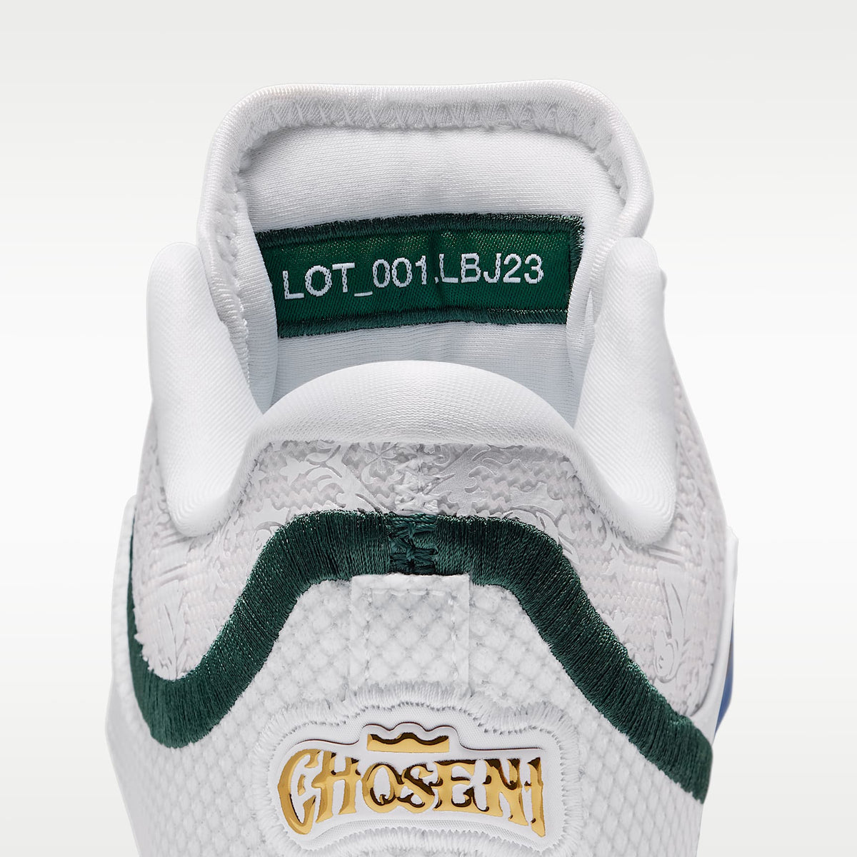 LeBron XXIII "From This Point Forward" – Blanco/Gris humo/Negro/Verde estadio – vista 9