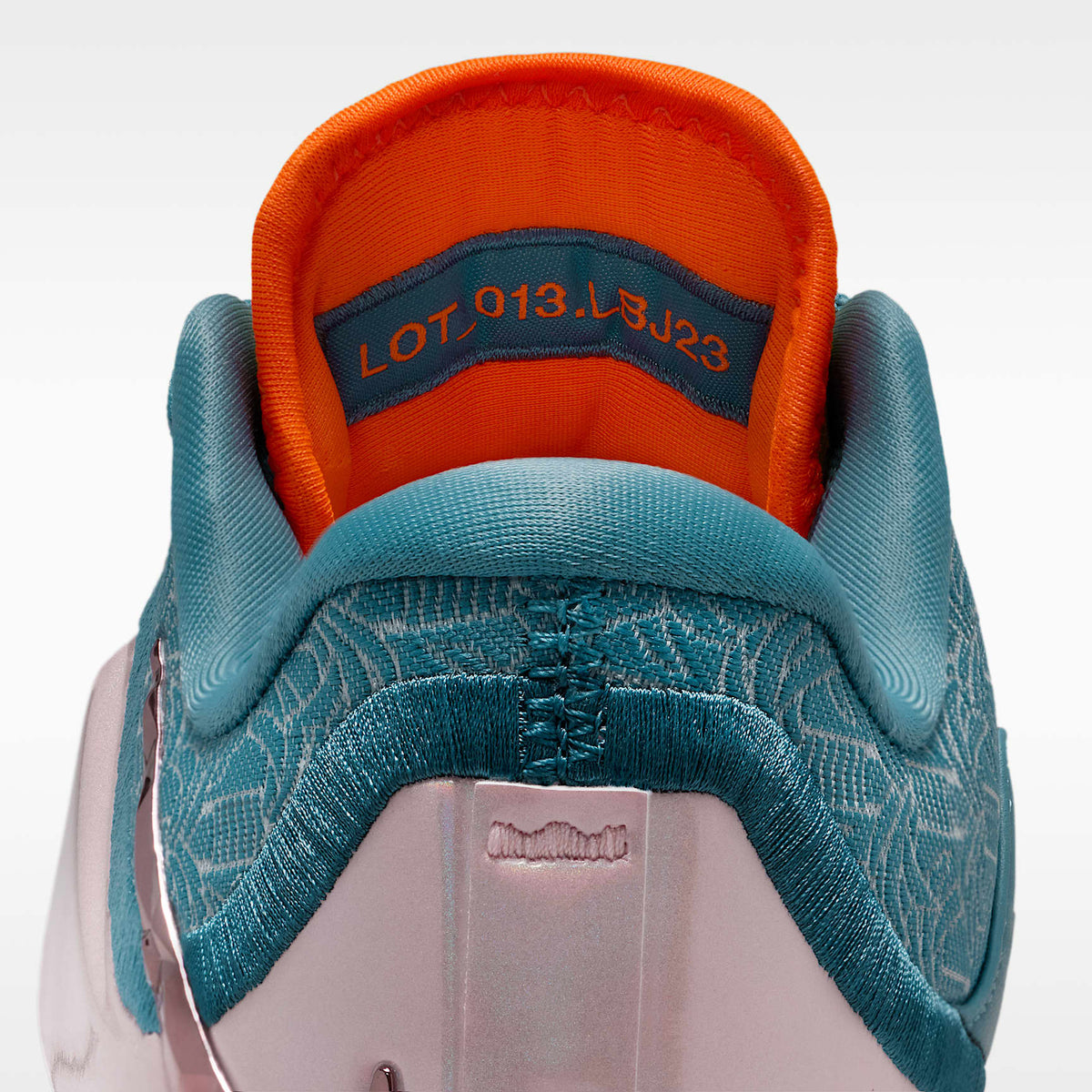 LeBron XXIII “Miami Twice” – Azul humeante/Relámpago/Naranja total/Multicolor – vista 10
