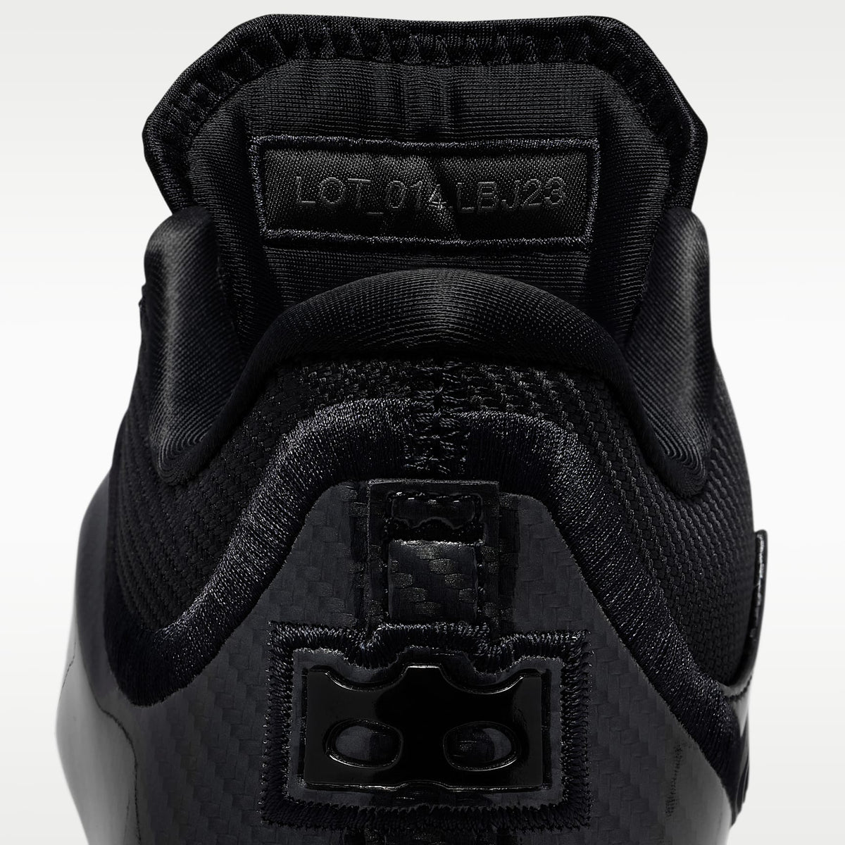 LeBron XXIII "Masked Menace" – Negro/Negro/Negro – vista 9