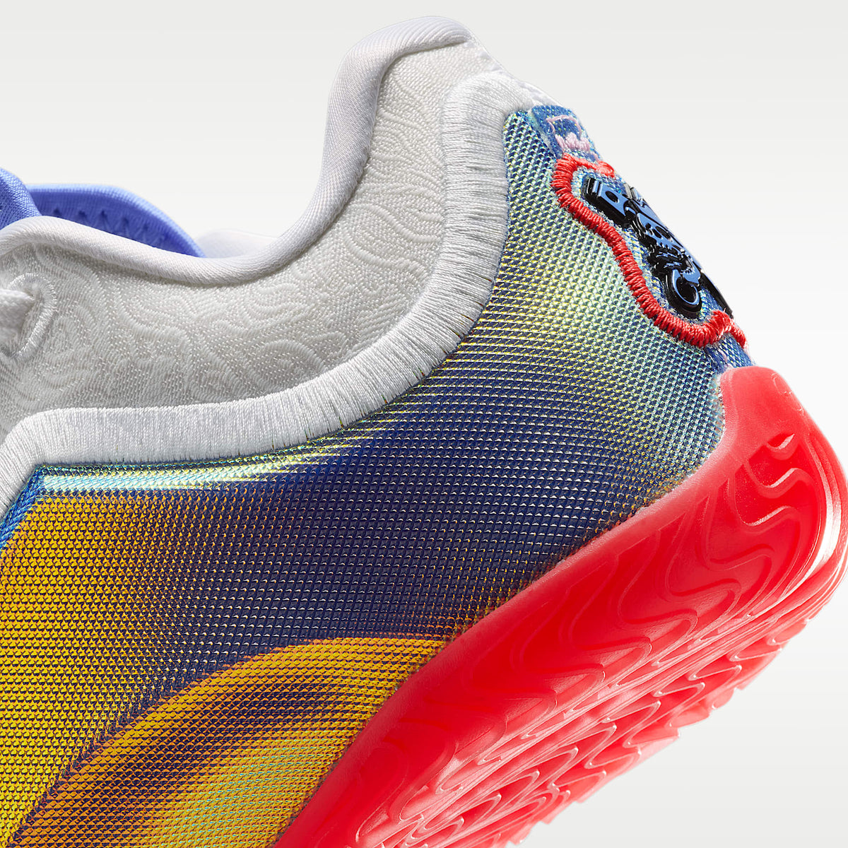 LeBron XXIII "Motor King" – Blanco/Carmesí claro/Tinte volt/Multicolor – vista 8