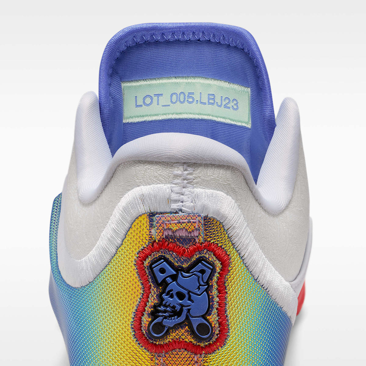 LeBron XXIII "Motor King" – Blanco/Carmesí claro/Tinte volt/Multicolor – vista 9