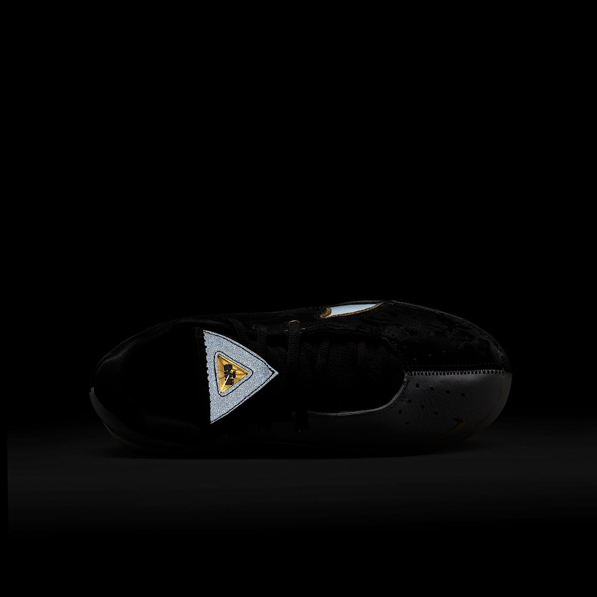 LeBron XXII Split – Blanco/Oro metalizado/Negro – vista 9