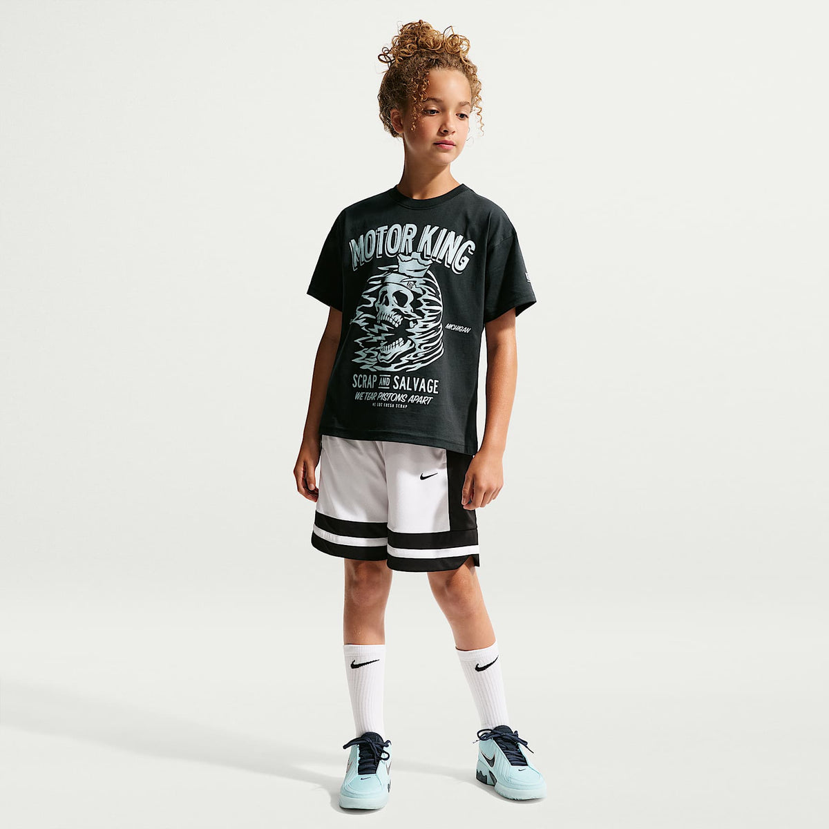 Playera de fitness Nike para niños LeBron "Motor King" – Sombrío apagado – vista 4