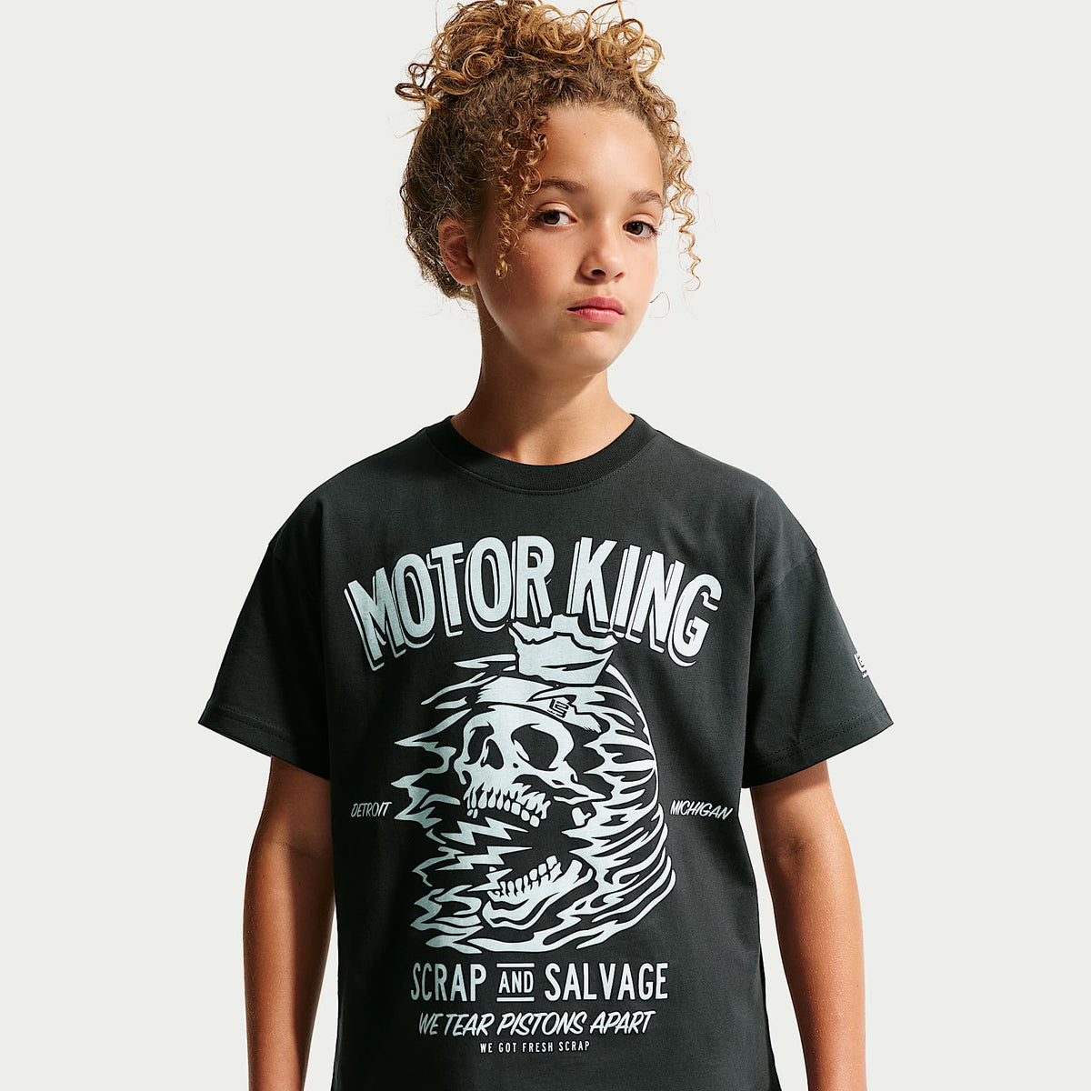 Playera de fitness Nike para niños LeBron "Motor King" – Sombrío apagado – vista 1