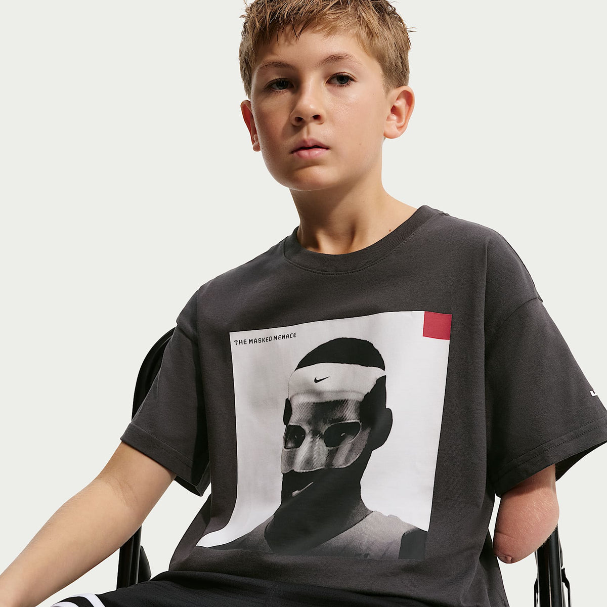Playera de básquetbol para niños LeBron "Masked Menace" – Sombrío apagado – vista 3