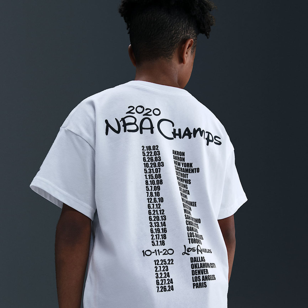 Playera de básquetbol Max90 para niños talla grande de LeBron "Bubble Boy" – Blanco – vista 2
