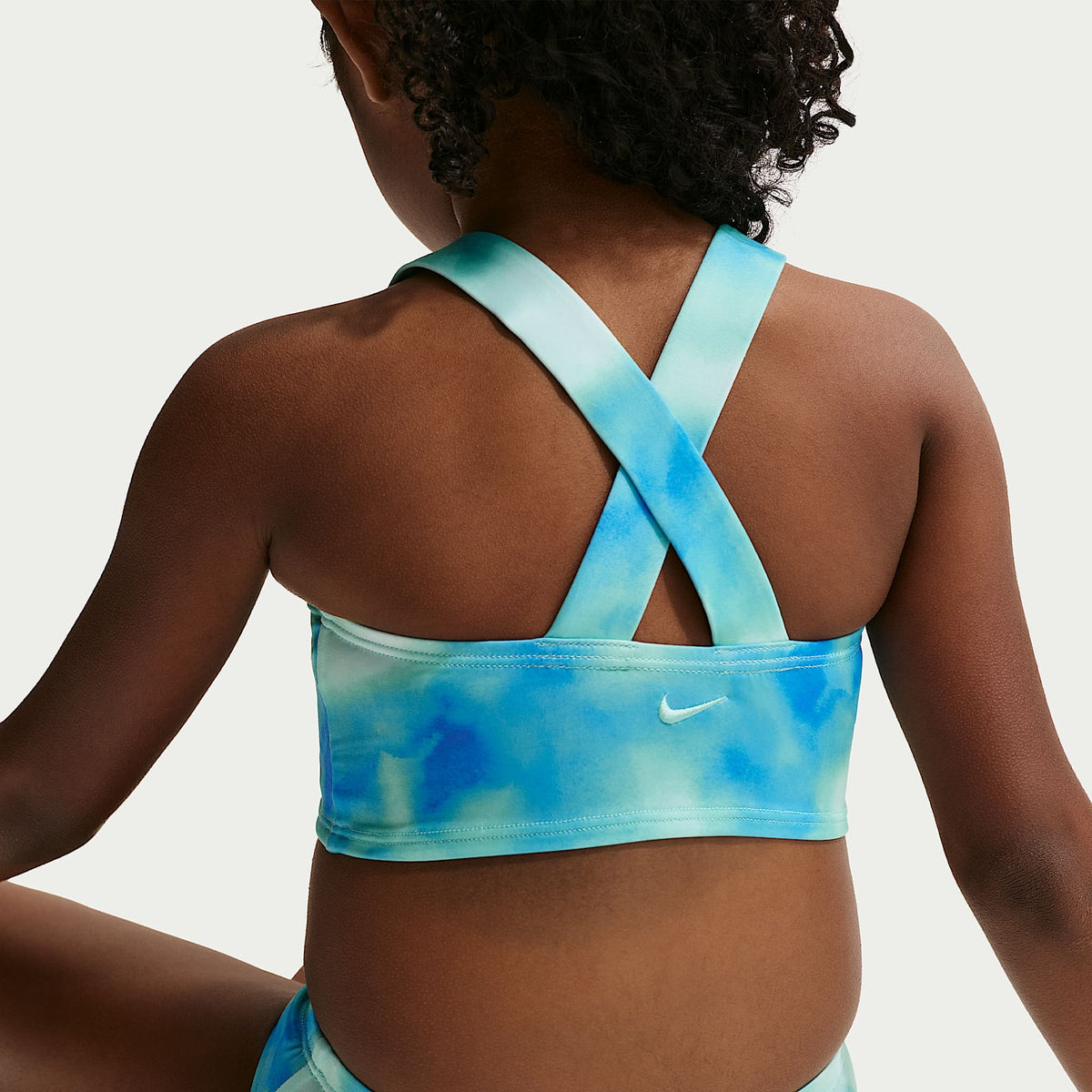 Conjunto de midkini + Hydroguard de manga larga para niña talla pequeña Nike Swim – Turquesa/Turquesa – vista 5