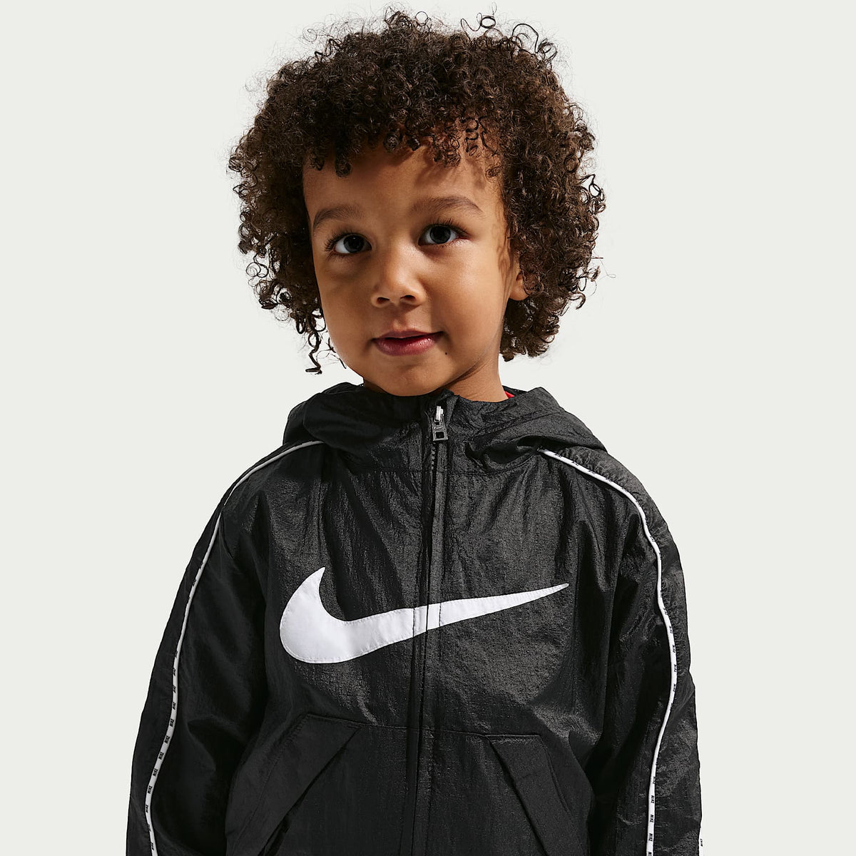 Chamarra ripstop translúcida y ligera infantil Nike – Negro – vista 1