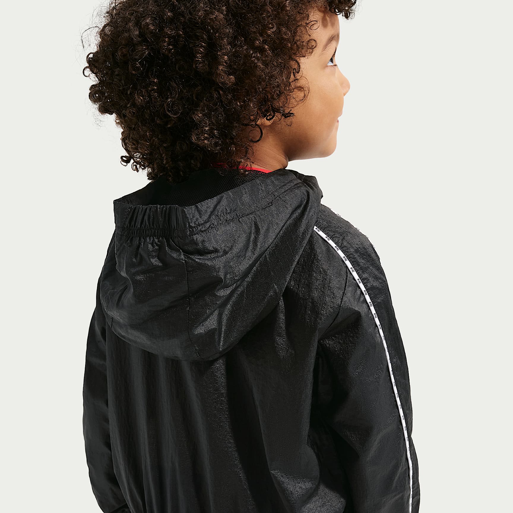 Chamarra ripstop translúcida y ligera infantil Nike – Negro – vista 2