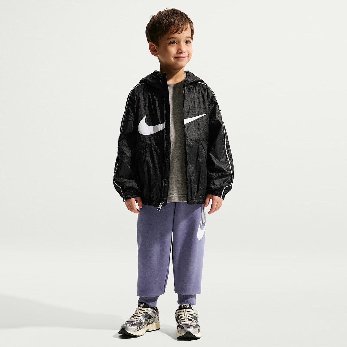 Chamarra ripstop translúcida y ligera para niños talla pequeña Nike – Negro – vista 4