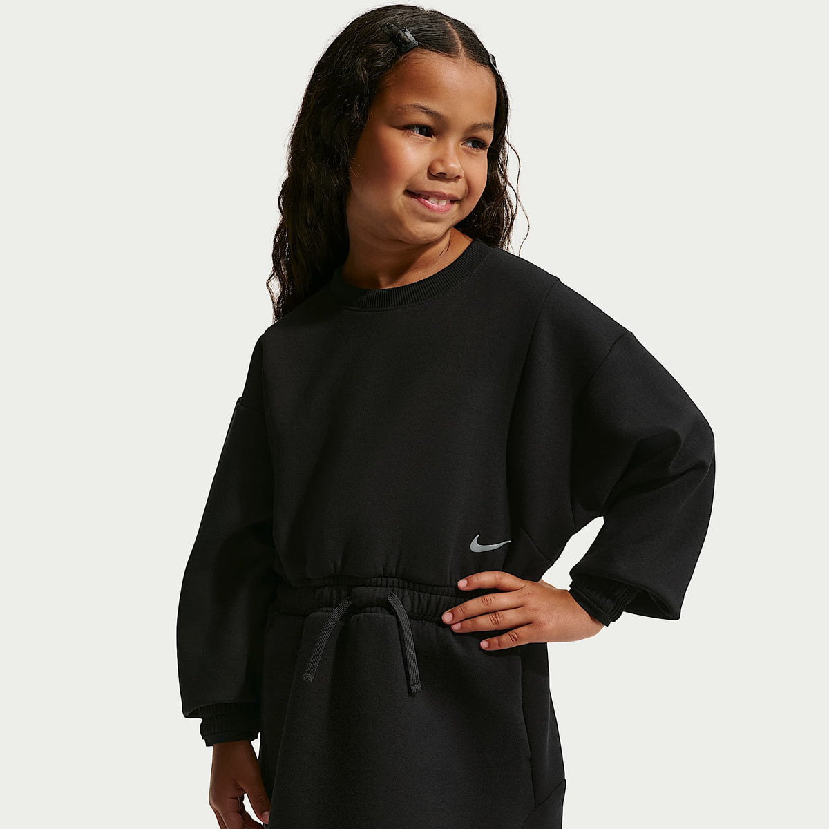 Vestido Luxe Perform para niña talla pequeña Nike – Negro – vista 2