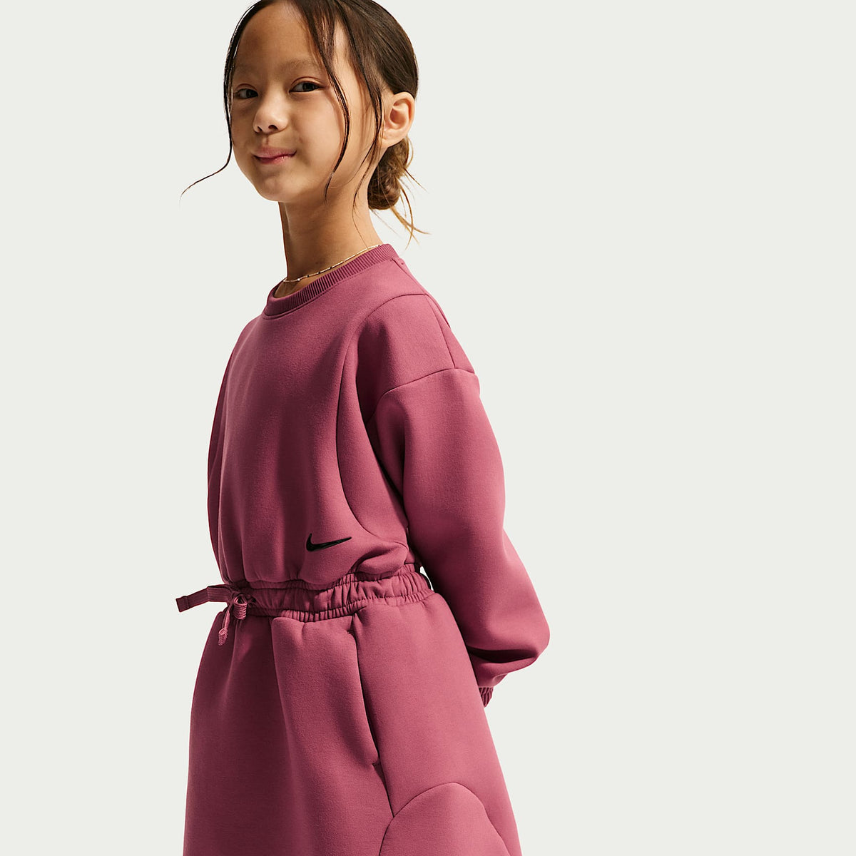 Vestido Luxe Perform para niña talla pequeña Nike – Rosa humo – vista 4