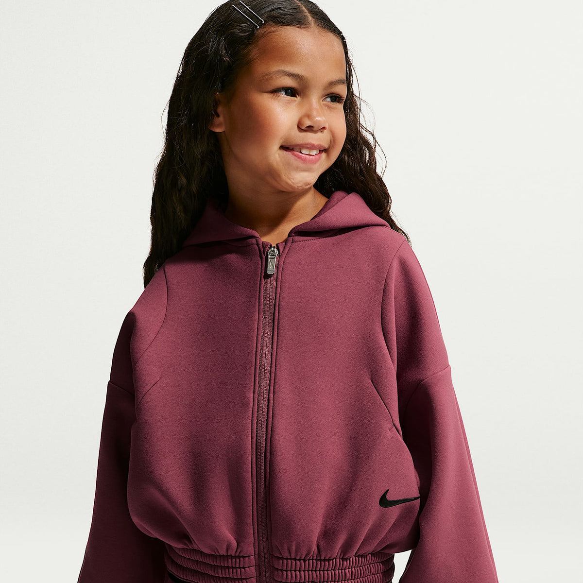 Conjunto de 2 piezas con sudadera con gorro y cierre completo Luxe Perform para niños talla pequeña Nike – Rosa humo – vista 2