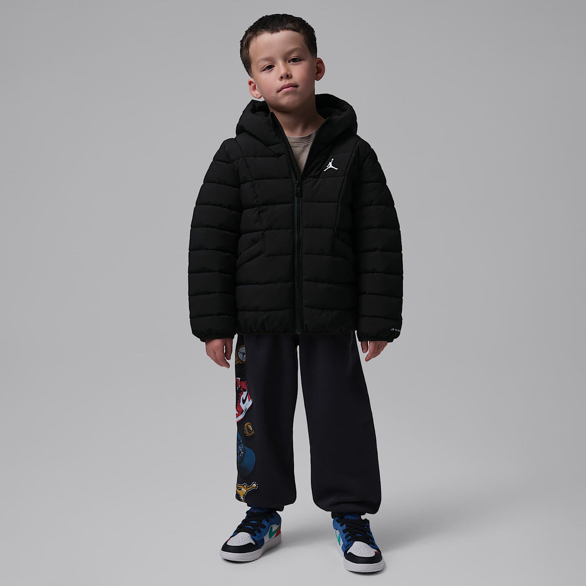 Chamarra acolchada de densidad media Active para niños pequeños Jordan – Negro – vista 9