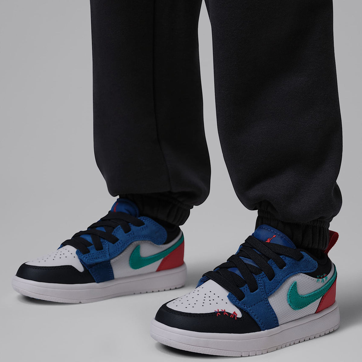 Pants Mike's Flight Kit para niños talla pequeña Jordan – Sombrío apagado – vista 6