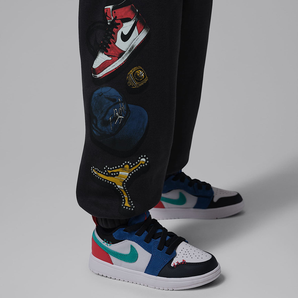Pants Mike's Flight Kit para niños talla pequeña Jordan – Sombrío apagado – vista 5
