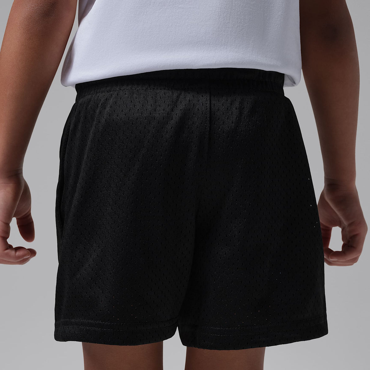 Shorts deportivos 23 para niños talla pequeña Jordan – Negro – vista 3