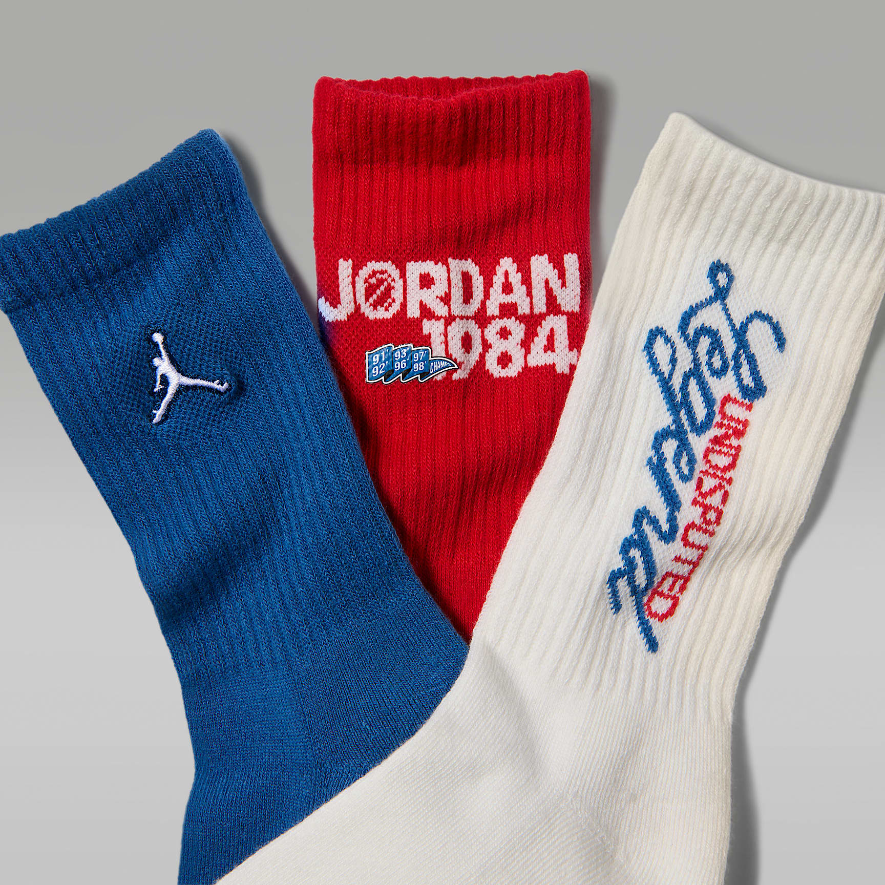 Calcetas Americana para niños (3 pares) Jordan – Rojo universitario – vista 2