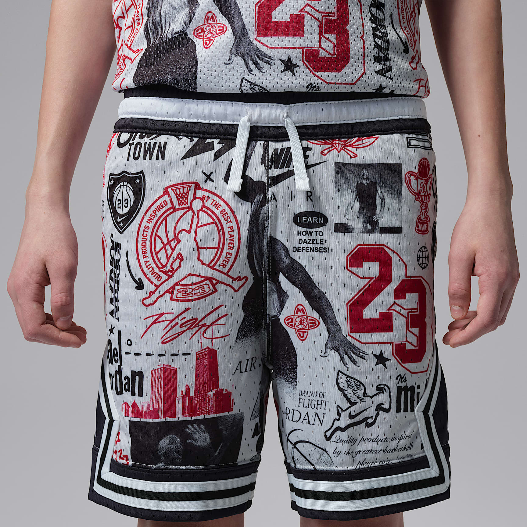 Shorts deportivos Dri-FIT con estampado con diseño de diamante para niños talla grande Jordan – Gris neutro/Negro/Rojo – vista 2