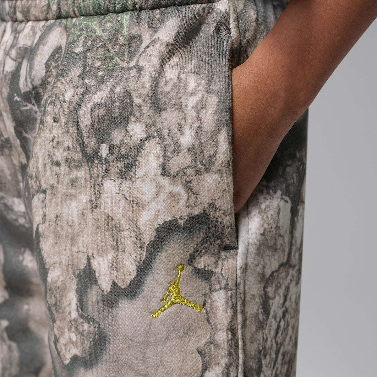 Pants estampados Jordan Brooklyn Realtree para niños talla pequeña – Cisne – vista 3
