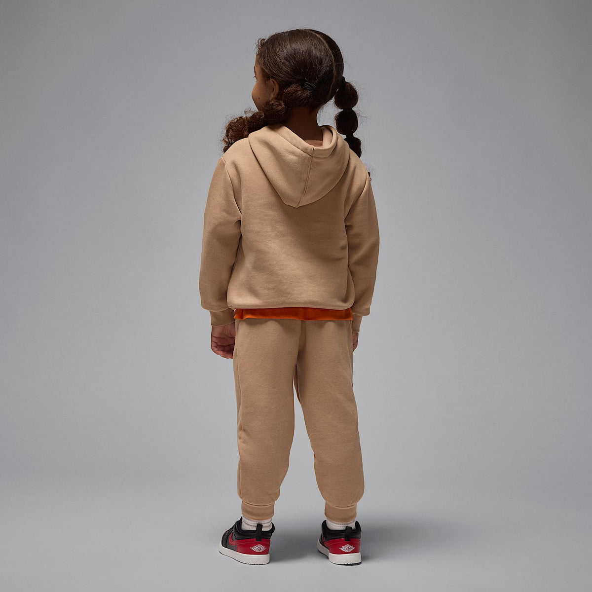 Conjunto de sudadera con gorro sin cierre de 2 piezas infantil Jordan Brooklyn Fleece – Cáñamo – vista 2