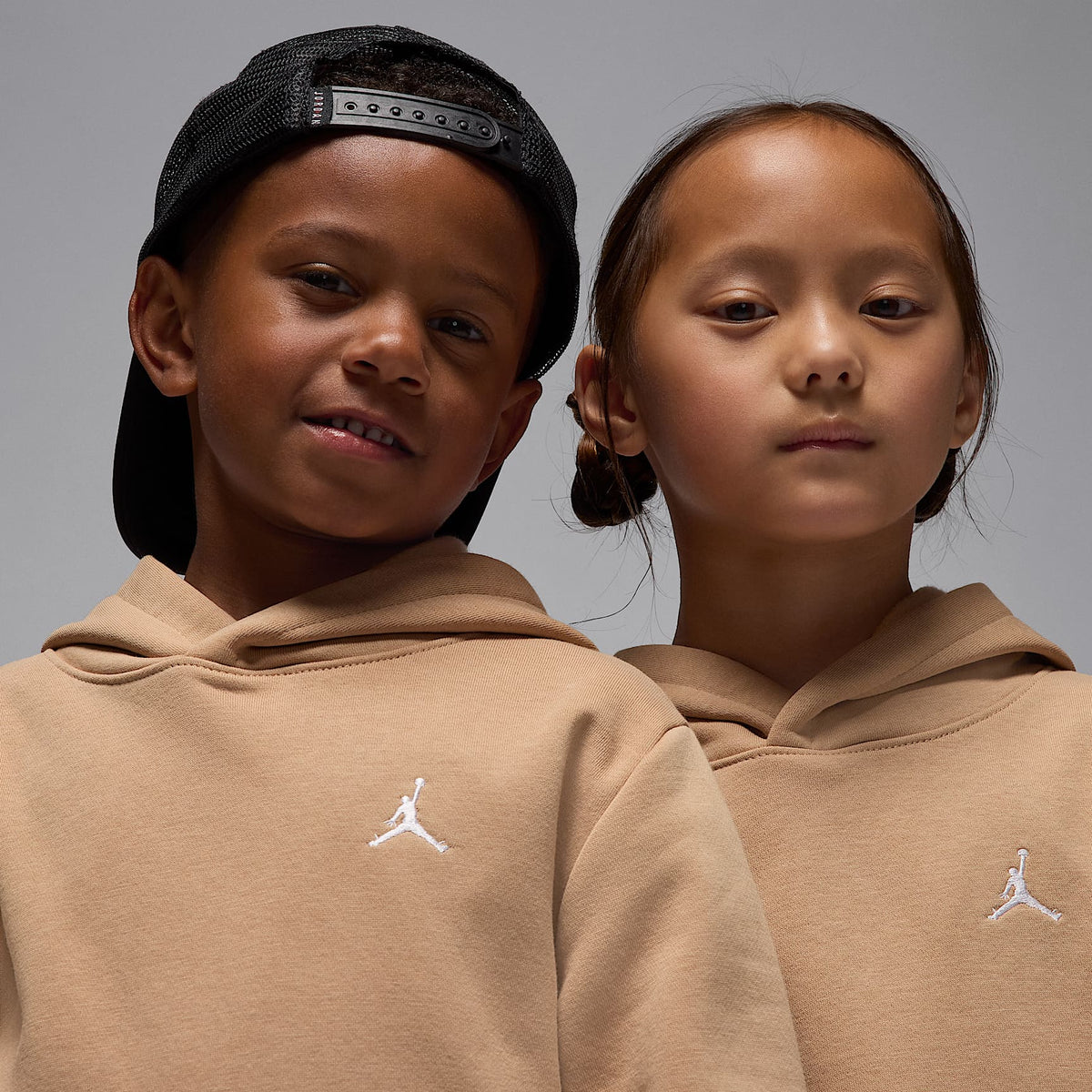 Conjunto de 2 piezas con sudadera con gorro sin cierre para niños talla pequeña Jordan Brooklyn Fleece – Cáñamo – vista 4