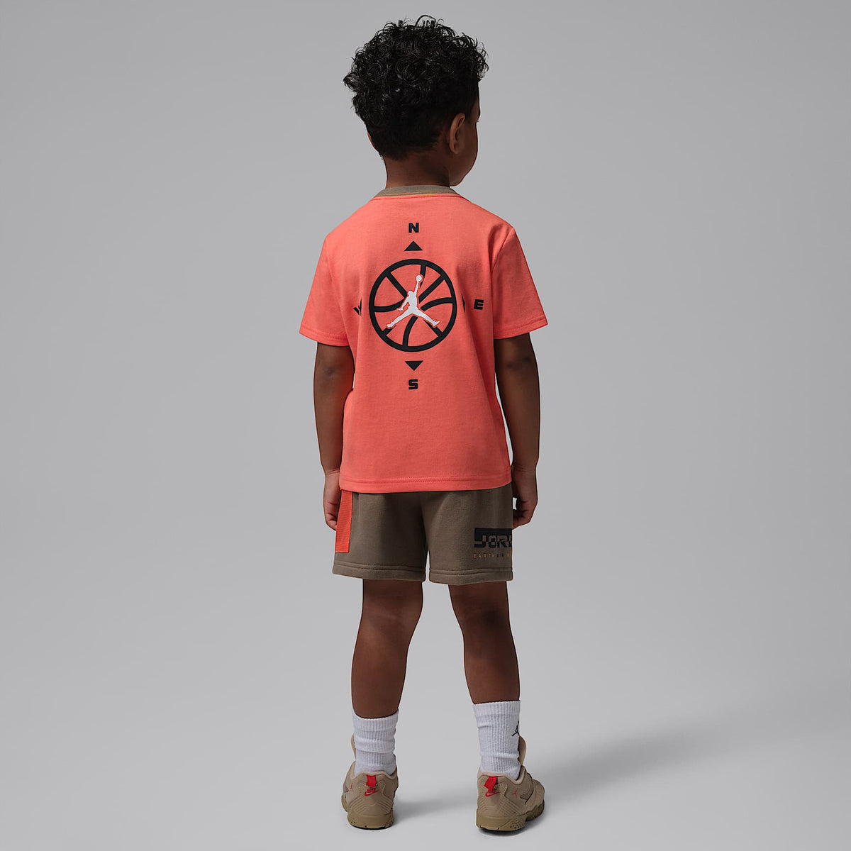 Conjunto de dos piezas de shorts de tejido Fleece con gráfico Hike Mike infantil Jordan – Gris – vista 2