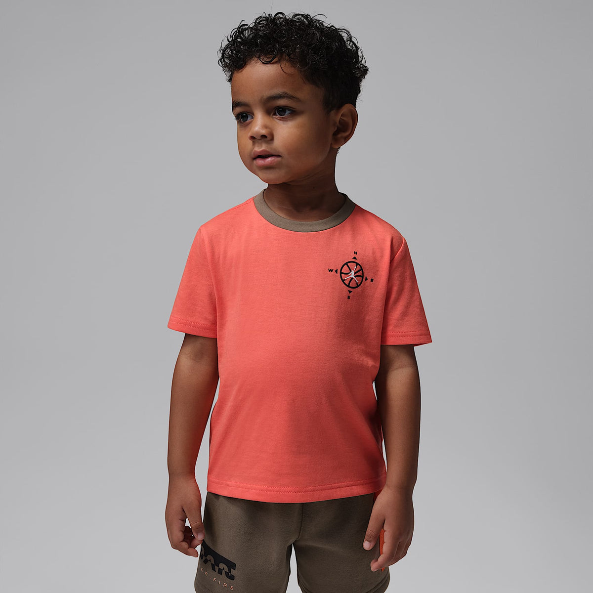 Conjunto de dos piezas de shorts de tejido Fleece con gráfico Hike Mike infantil Jordan – Gris – vista 3